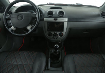 Подержанный автомобиль Chevrolet Lacetti Hatchback 2008 года (12 фото)