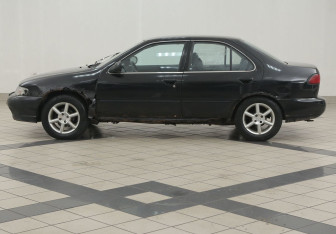 Подержанный автомобиль Nissan Sentra Sedan 1999 года (7 фото)