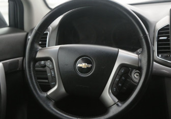 Подержанный автомобиль Chevrolet Captiva 2012 года (16 фото)