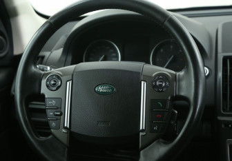Подержанный автомобиль Land Rover Freelander 2014 года (16 фото)