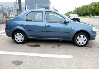 Подержанный автомобиль Renault Logan Sedan 2014 года (7 фото)