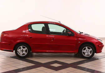 Подержанный автомобиль Peugeot 206 Sedan 2007 года (2 фото)