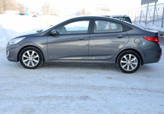 Подержанный автомобиль Hyundai Solaris Sedan 2013 года (8 фото)