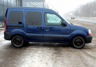 Подержанный автомобиль Renault Kangoo 2002 года (7 фото)