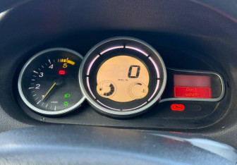 Подержанный автомобиль Renault Megane Wagon 2009 года (16 фото)