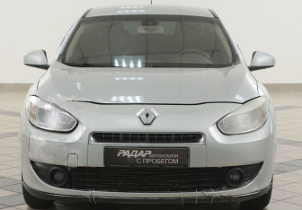 Подержанный автомобиль Renault Fluence 2012 года (6 фото)