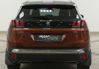 Подержанный автомобиль Peugeot 3008 2018 года (3 фото)