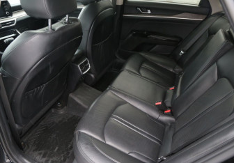 Подержанный автомобиль Kia K5 2021 года (14 фото)