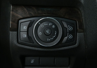 Подержанный автомобиль Ford Explorer 2011 года (19 фото)