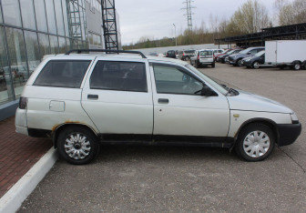 Подержанный автомобиль LADA (ВАЗ) 2111 2005 года (8 фото)