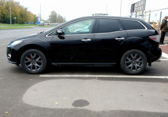 Подержанный автомобиль Mazda CX-7 2007 года (8 фото)