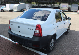 Подержанный автомобиль Renault Logan Sedan 2012 года (7 фото)