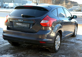 Подержанный автомобиль Ford Focus Hatchback 2013 года (6 фото)