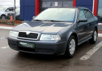 Подержанный автомобиль Skoda Octavia Liftback 2008 года (3 фото)