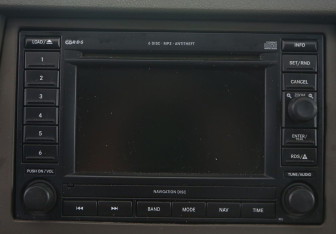 Подержанный автомобиль Jeep Commander 2007 года (15 фото)